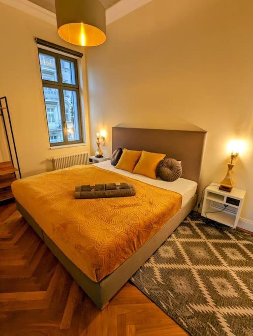Appartamento Modern Building With Vertical Garden & 2 Bedrooms Berlino