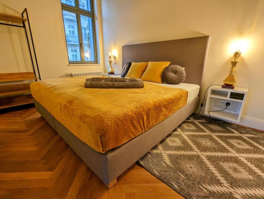 Modern Building With Vertical Garden & 2 Bedrooms Appartamento Berlino