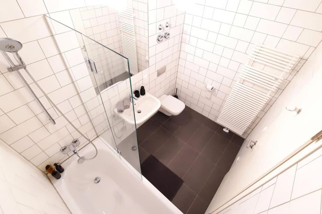 Modern Building With Vertical Garden & 2 Bedrooms * Berlino